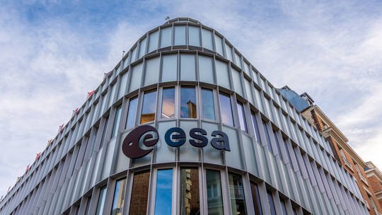 युरोपले आफ्नो अन्तरिक्ष एजेन्सीलाई सैन्यीकरण गर्दै