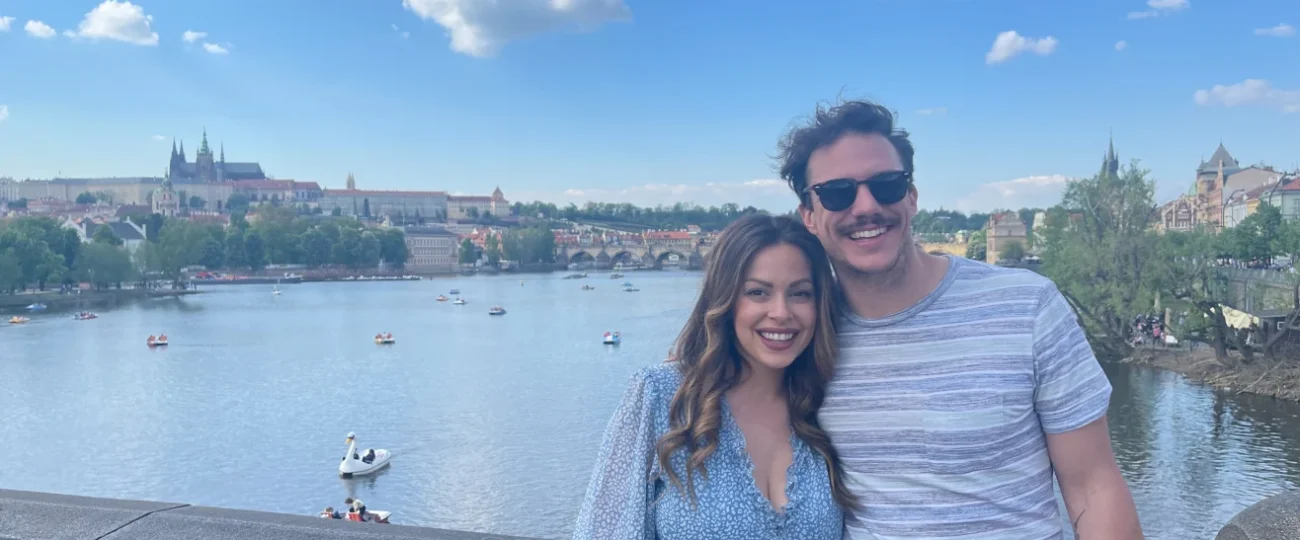 अमेरिकी महिला सधैंका लागि Czech Republicबस्ने निर्णय