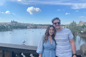 अमेरिकी महिला सधैंका लागि Czech Republicबस्ने निर्णय