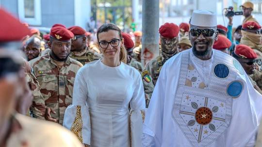 डुम्बुयाले सात वर्षको कार्यकालको लागि पदभार ग्रहण