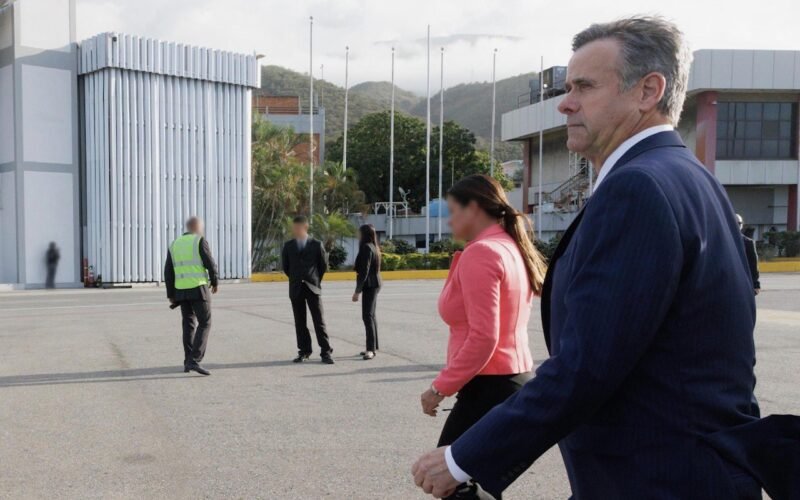 CIA प्रमुखले भेनेजुएलाको अन्तरिम नेतासंग भेट