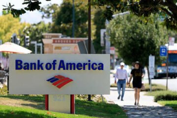 ट्रम्पले बैंकहरूलाई नागरिकता डेटा सङ्कलन गर्न आदेश