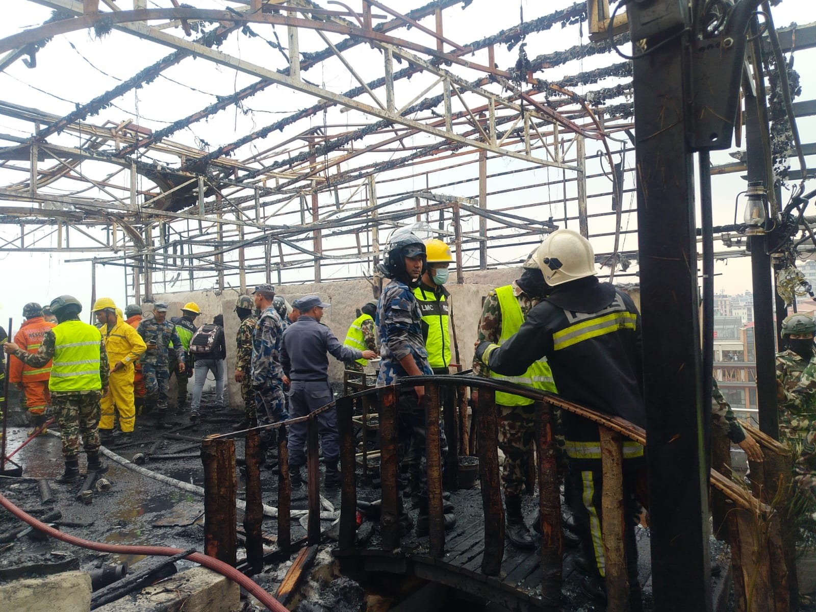 पुल्चोक दाउरा थकालीमा आगलागी