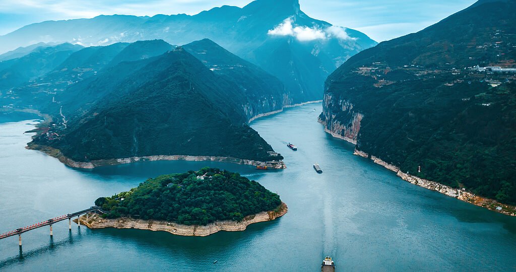 CPPCC का सदस्य: संसारलाई चोङकिङको नजिक ल्याउँदै