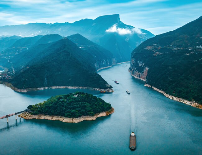 CPPCC का सदस्य: संसारलाई चोङकिङको नजिक ल्याउँदै