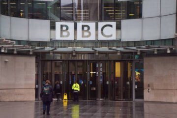 अमेरिकी अदालतलाई ट्रम्पको १० अर्ब डलरको मुद्दा खारेज गर्न आग्रह-BBC