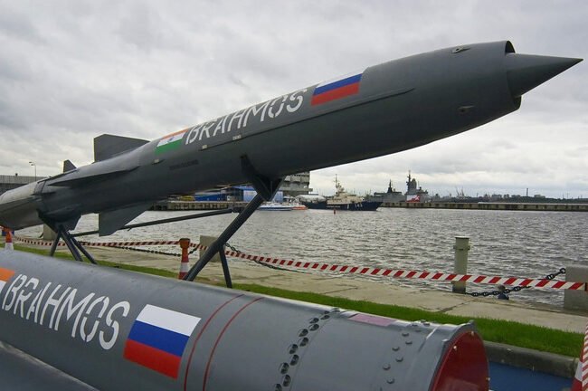 इन्डोनेसियाले भारतसँग ब्रह्मोस मिसाइल सम्झौतामा हस्ताक्षर