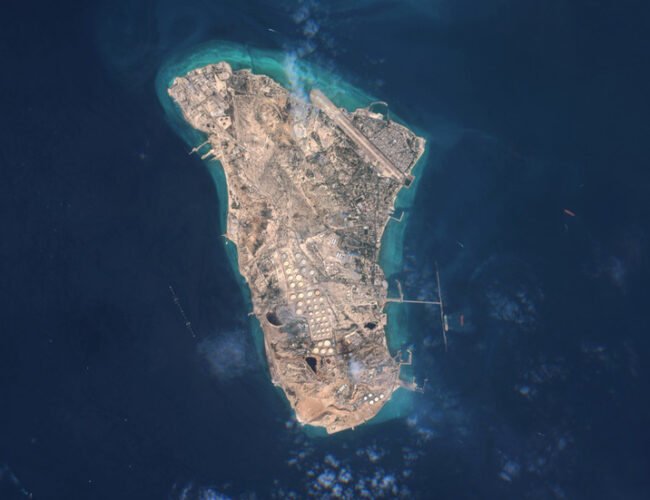 इरानी टापु किन यति महत्त्वपूर्ण छ- मुकुट रत्न, खार्ग टापु