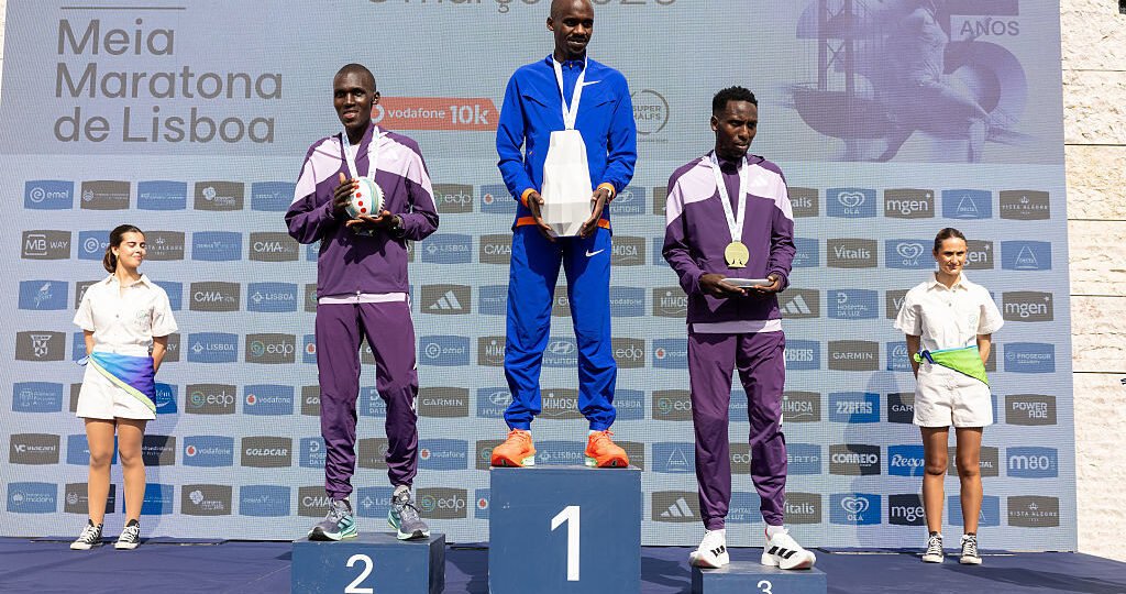 अफ्रिकी धावकले हाफ म्याराथनको विश्व रेकर्ड पुनः प्राप्त गरे