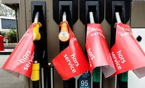 फ्रान्सेलीहरूले गम्भीर इन्धन अभावको सामना