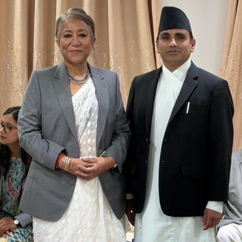 प्रधानमन्त्रीको सल्लाहकारको योग्यतामाथि विवाद