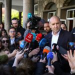 बुल्गेरियाको महत्वपूर्ण चुनावमा EU-संदिग्ध रादेवको विजय निश्चित हुने